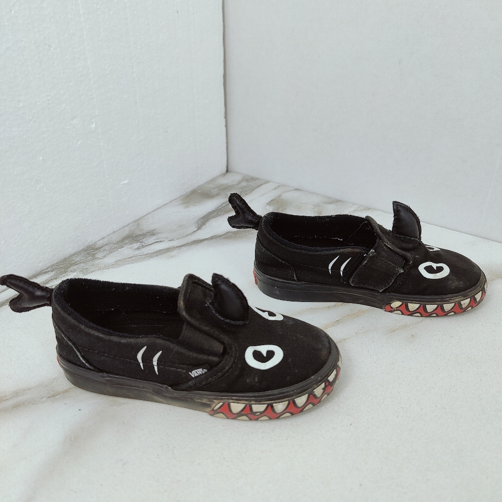 Vans X Shark Week Discovery Toddler Slip On V Sneakers, Phin Black, Sz 9 - Picture 7 of 10